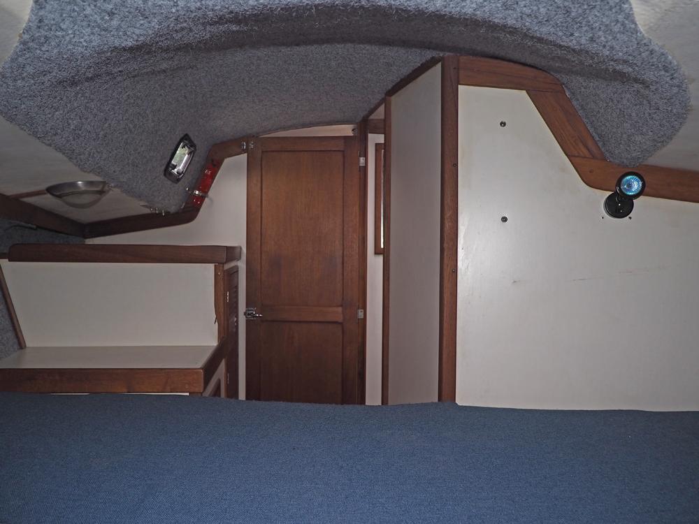 Cabin en avant, H&eacute;bergements